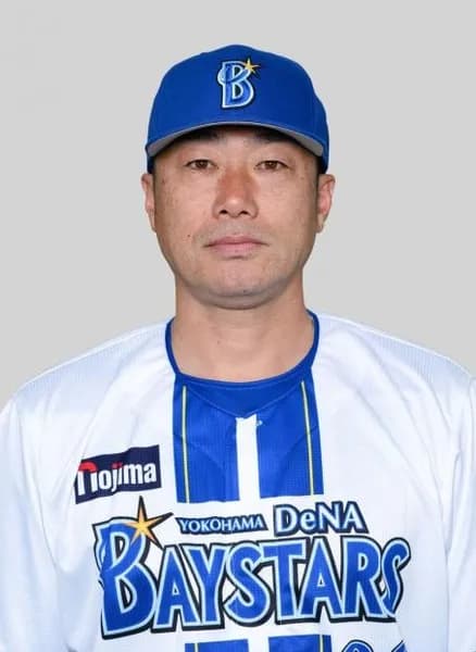 ベイスターズって相川が監督やるほど人材難なん?