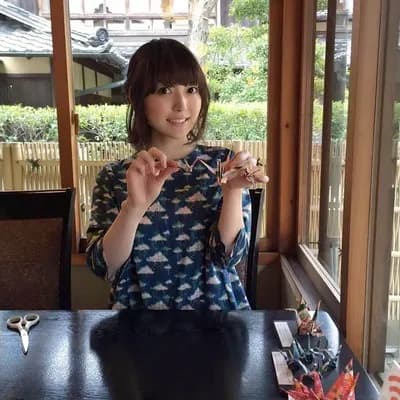 花澤香菜「もしかして私が担当出演したキャラクターとか何か見た事は有りますか？」←これで本人を唸らせるくらいの回答