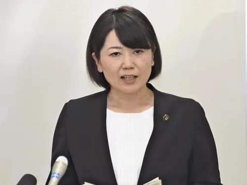 【悲報】ホテル市長、自身の給与を50%減額し続投する意向を表明