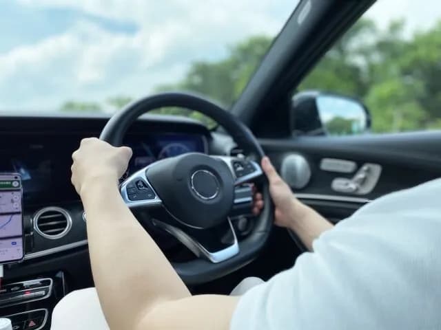 車で700キロ1人で運転するのって地獄か？