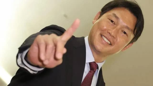 カープ新井監督がドラ1立石のクジ引きへ「力で。もちろん右手で」