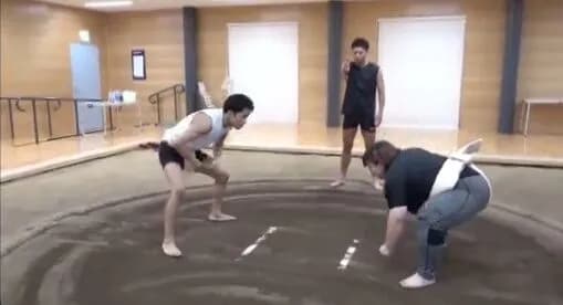 【画像】57㎏級男子格闘家と120㎏の世界三連覇力士女さんが相撲で戦った結果…