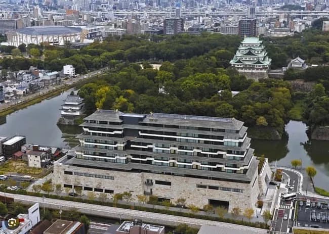 【画像】名古屋城の横にできたホテルがヤバい。お前らの想像する50倍はヤバい。
