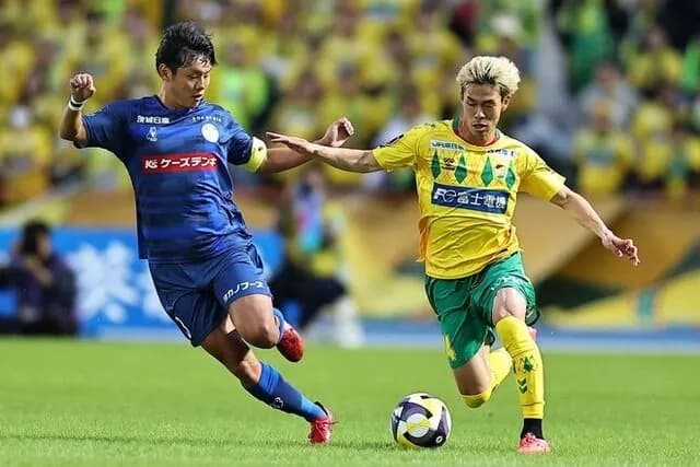 【サッカー】J2水戸、満員のサポーターの前で首位陥落して恥をかいてしまう