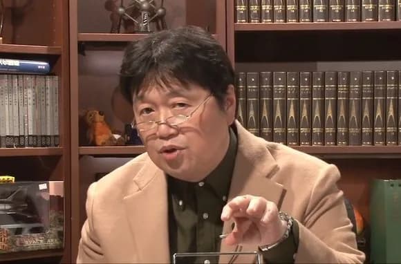 【画像】岡田斗司夫「最近のアニメは頭の悪い視聴者に台詞で説明するから幼稚。昔のは考察できて面白かった」