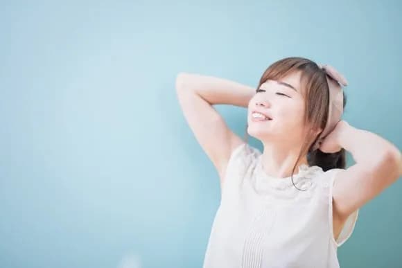 【急募】職場にいるワキガの女の子を傷つけずに指摘する方法ｗｗｗｗｗｗ