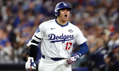 【MLB】大谷翔平、ワールドシリーズで新たな伝説…　2本塁打含む1試合4長打　4打席連続の申告敬遠　PS新記録となる1試合9出塁