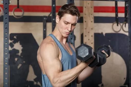 【悲報】ワイ「趣味は筋トレ」謎の勢力「筋トレして何を目指してるの？」