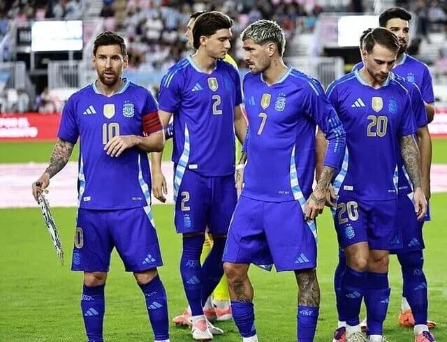 【悲報】アルゼンチン代表「日本代表？俺達と試合したいなら"12億円"払ってねｗｗｗ」