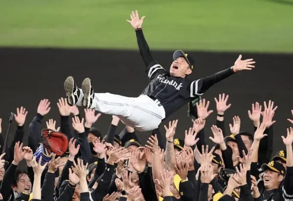 プ　ロ　野　球　、　今　シ　ー　ズ　ン　終　了　