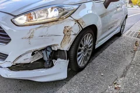 バカ「任意保険入ってるけど車両保険入ってない」識者「それ任意保険の意味ないですw」