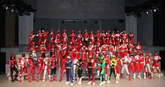 【悲報】スーパー戦隊シリーズさん、50周年の節目に現戦隊で終了へ・・・・・・・・・・・・・