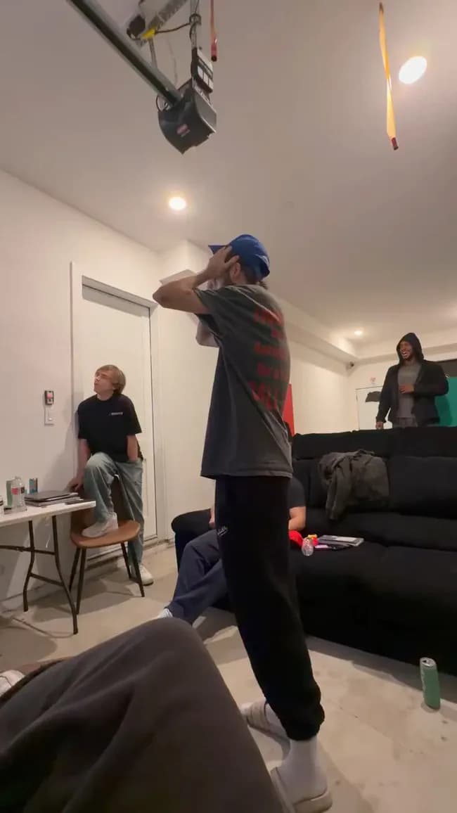 ブルージェイズファン、発狂してテレビ破壊wwwww