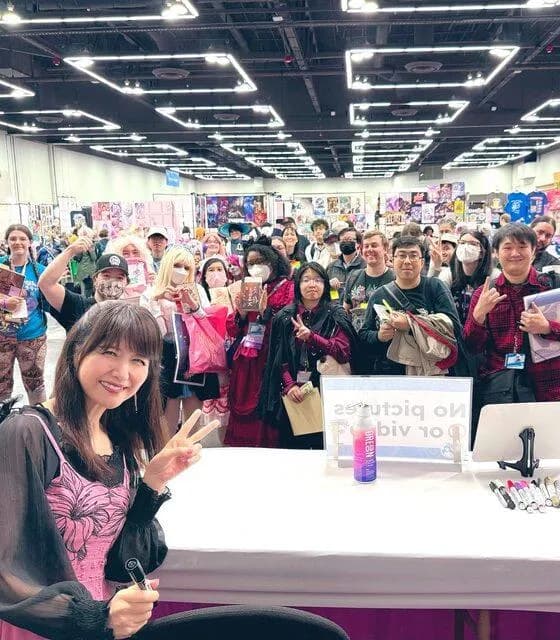 【悲報】井上喜久子さん、ポートランドで写真を撮ってるはずなのに秋葉原にしか見えないｗｗｗｗｗｗｗ