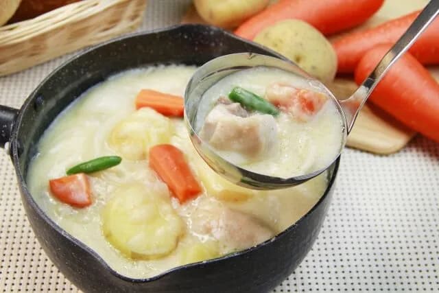 クリームシチューってなに入れる？