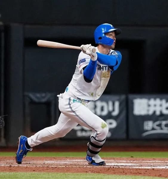 日ハム石井一成（31歳、二遊三、Ｃランク）国内FA権行使。108試合 .259 6 30 ops.689