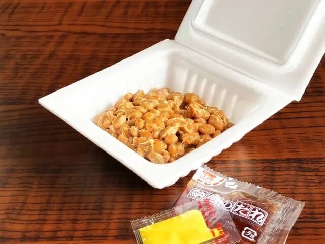 納豆のカラシ小袋じゃ足りんと感じてるやつ