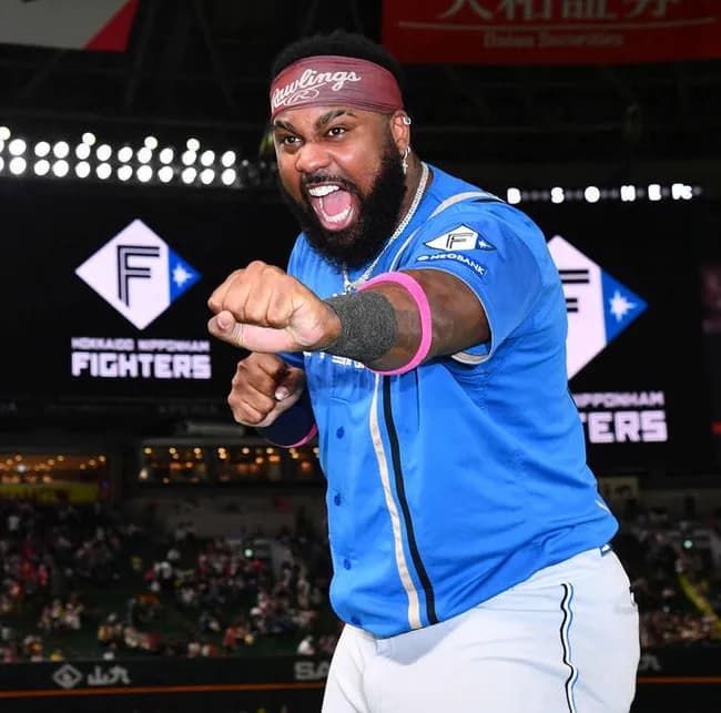 【日本ハム】来季契約延長のレイエス、年俸1.5億円アップ　マルティネスは現状維持2.5億円