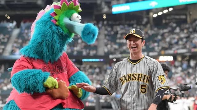 カープスラィリー、阪神近本と仲良しすぎるw w w←カープにFAする説