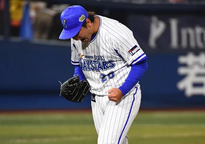 DeNA公式Xと相川監督が、引退表明のソフトバンク浜口をねぎらう「9年間のプロ野球生活お疲れさまでした！」　「豪快な投手だった」