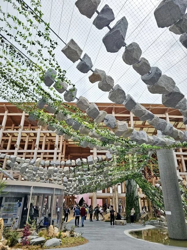 【画像】例の万博の石屋根、大好評で終わる