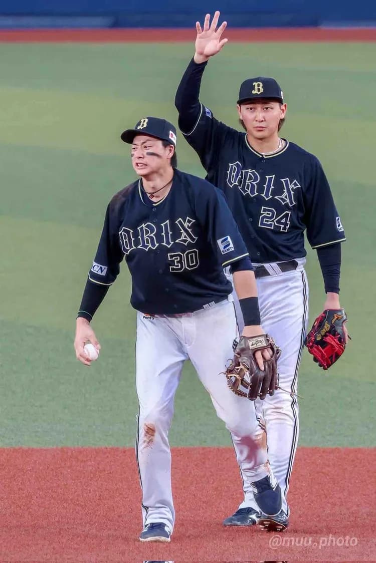 ゴールデングラブ賞、バファローズからは若月健矢、紅林弘太郎が選出！めでたい！