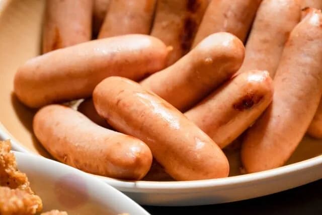 【謎】ウインナーの食べ方、焼くか茹でるか決まらない・・・