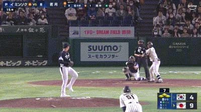 【侍ジャパン対韓国】侍ジャパン、８回裏に若月のタイムリーで１０得点目！！！！！！！！！！