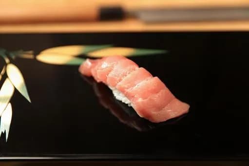 【悲報】高級寿司「一貫500円！w（原価50円）」ｗｗｗｗｗｗｗｗｗｗｗｗｗｗｗｗ