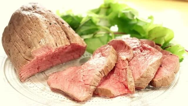 ローストビーフ←美味しい　ローストビーフ丼←いうほど美味しくない