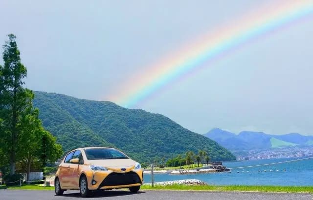 30歳過ぎてコンパクトカー乗ってるやつwwwwwwwwwwww