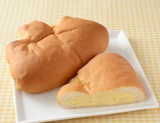 【画像】ローソンの新商品「もれそうなメガクリームパン」めちゃくちゃ美味そうｗｗｗｗｗｗｗ