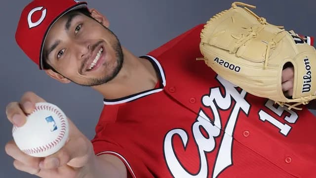 カープ新外国人フレディ・ターノック獲得！身長190cm最速157キロ！26歳の大型先発投手！！