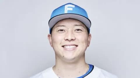 日本ハムの頼れるリリーバー・生田目翼が豪快な一発　ダイヤモンドを一周し「気持ちいい～！」