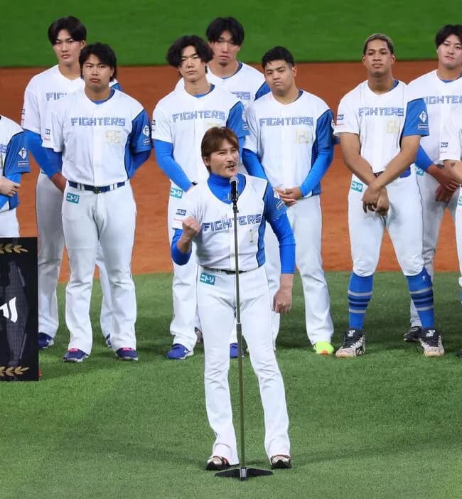 新庄剛志さん、この時期に来シーズンの開幕4番打者まで公言する