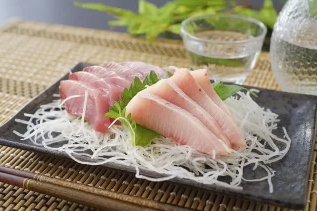 刺身のつまっている？