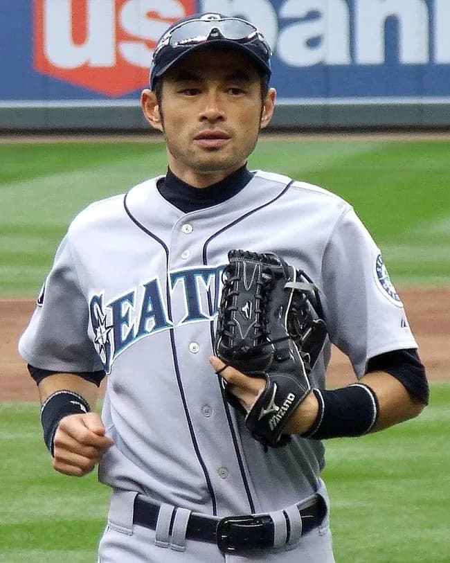 イチローって守備が良いなら、センターやショートセカンドにコンバートされなかったの？🥺