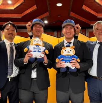 DeNAドラ2島田舜也、ドラ3宮下朝陽が仮契約「ピンチの場面での気迫あふれるピッチングが自分のスタイル」「しっかり練習して『宮下、ヤバい』という風に思われたい」