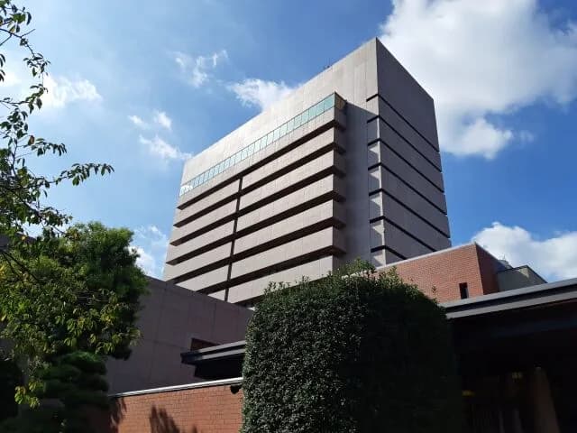 【悲報】ラブホ市長、辞任