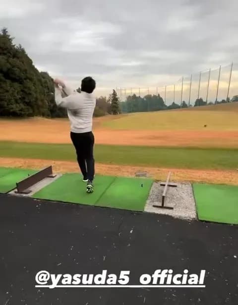 動画　ロッテ安田、ゴルフでも低弾道