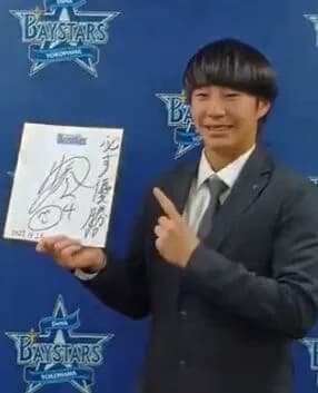 DeNA度会隆輝、900万円増の3500万円で契約更改　来季は「外野も三塁も挑戦」