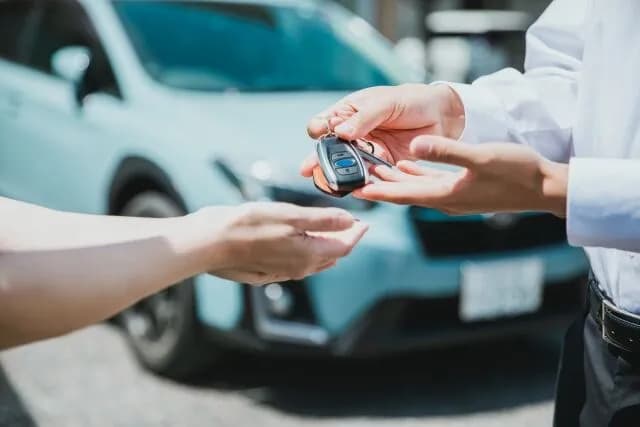 サラリーマンが新車買うメリットなに？