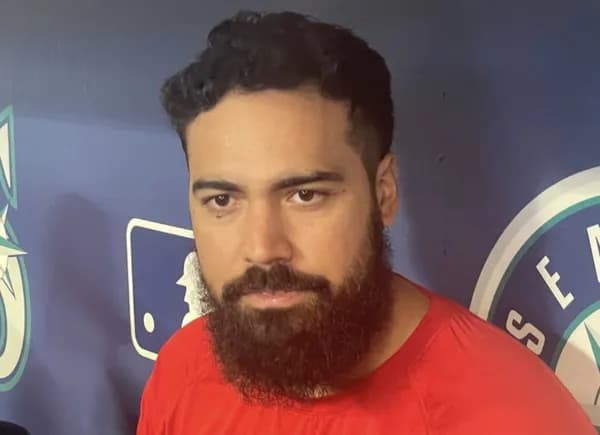 レ　ン　ド　ン　、　電　撃　引　退　へ　