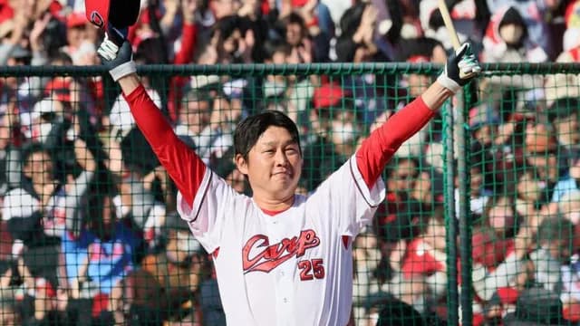 カープ新井監督、HR競争で金本に打撃コーチ打診して豪快ホームラン【カープレジェンドゲーム2025】