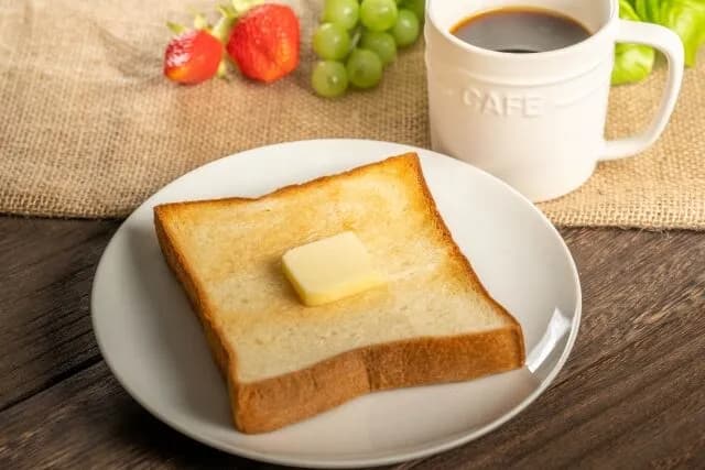 バターってトーストに塗りづらいよな