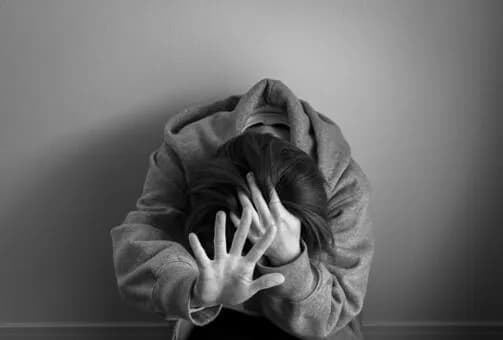 【急募】ブサイク社会人VSイケメン引きこもり←どっちの方が格上？ｗｗｗｗｗｗｗｗｗｗｗｗｗｗｗｗ