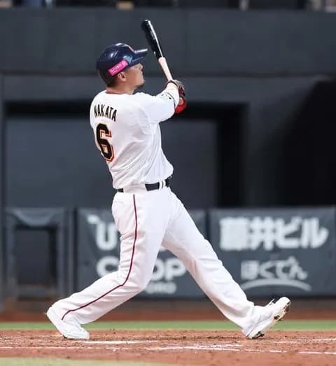 【日韓ＤＰＧ】中田翔氏がエスコン初本塁打　北海道の地では99本目　バットでファン魅了