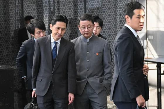 ポケットに手を入れた中国の局長が豹変「日本企業の皆さんは中国で安心して事業活動をしてほしい」