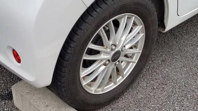 『スタッドレスタイヤに履き替え』⇐これを毎年やってる人は全員馬鹿です。