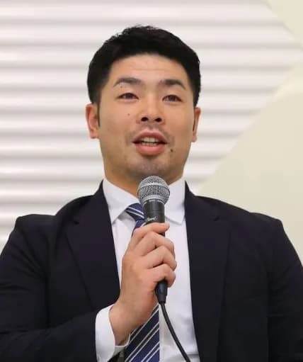 プロ野球選手会、審判の給与アップを訴える。「審判の年収（1軍750万円、2軍345万円）が安すぎる」